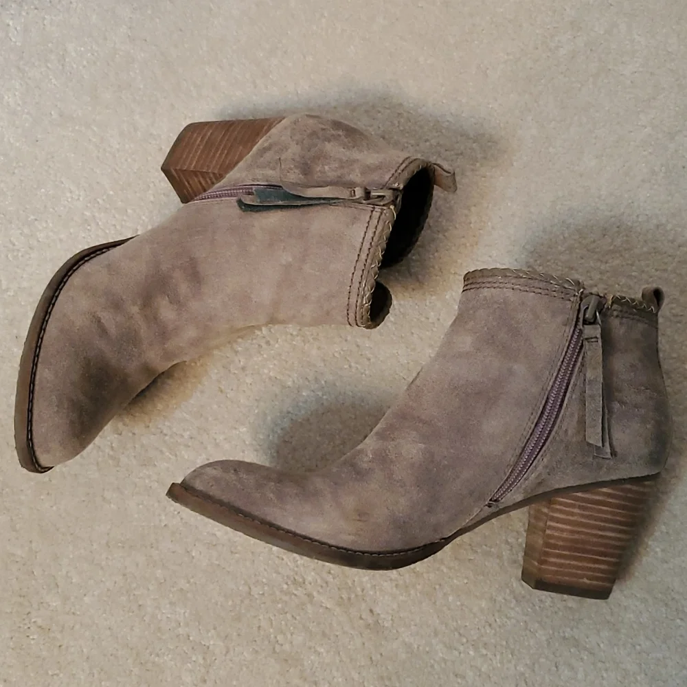 Dolce Vita taupe gray booties with side zipper western size 9